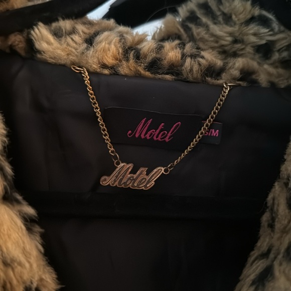 Kate Moss Inspired Faux Fur Leopard Coat - Picture 3 of 6